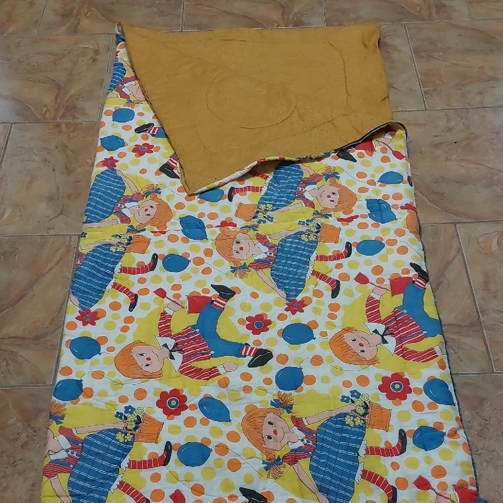 Vintage Raggedy Ann & Andy sleeping bag.